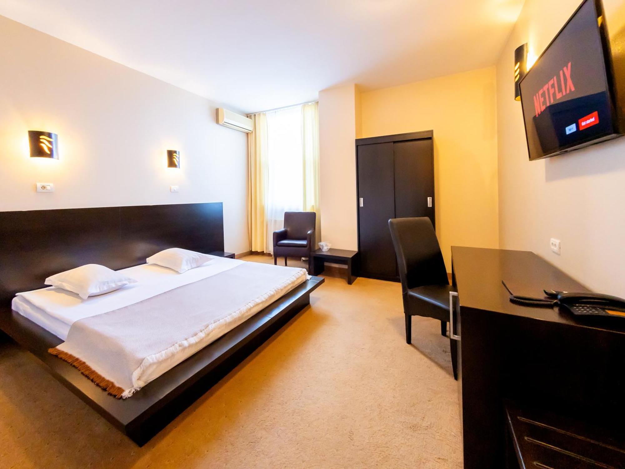 Hotel Maxim Arad Luaran gambar